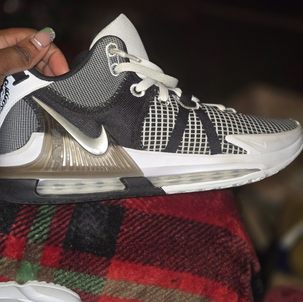 Lebron size 10